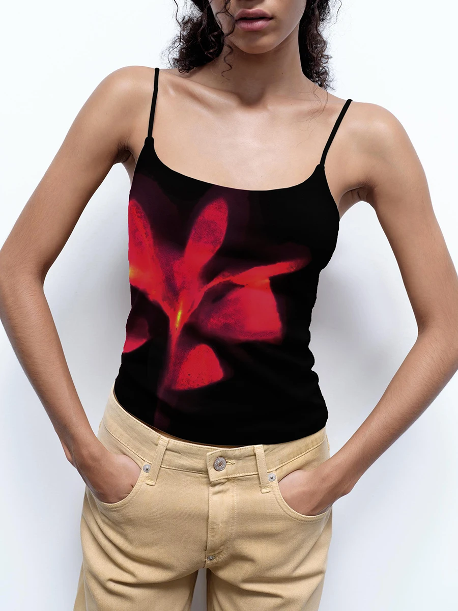 Женский укороченный топ на бретелях-спагетти с цветочным принтом