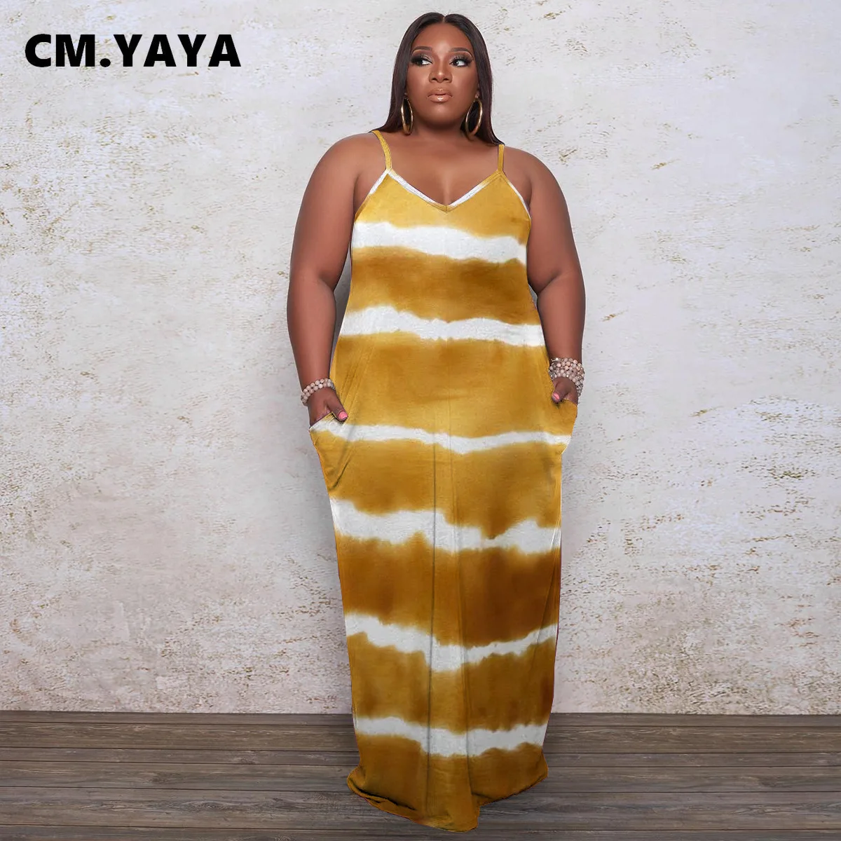 Женское длинное платье на бретелях-спагетти с карманами |