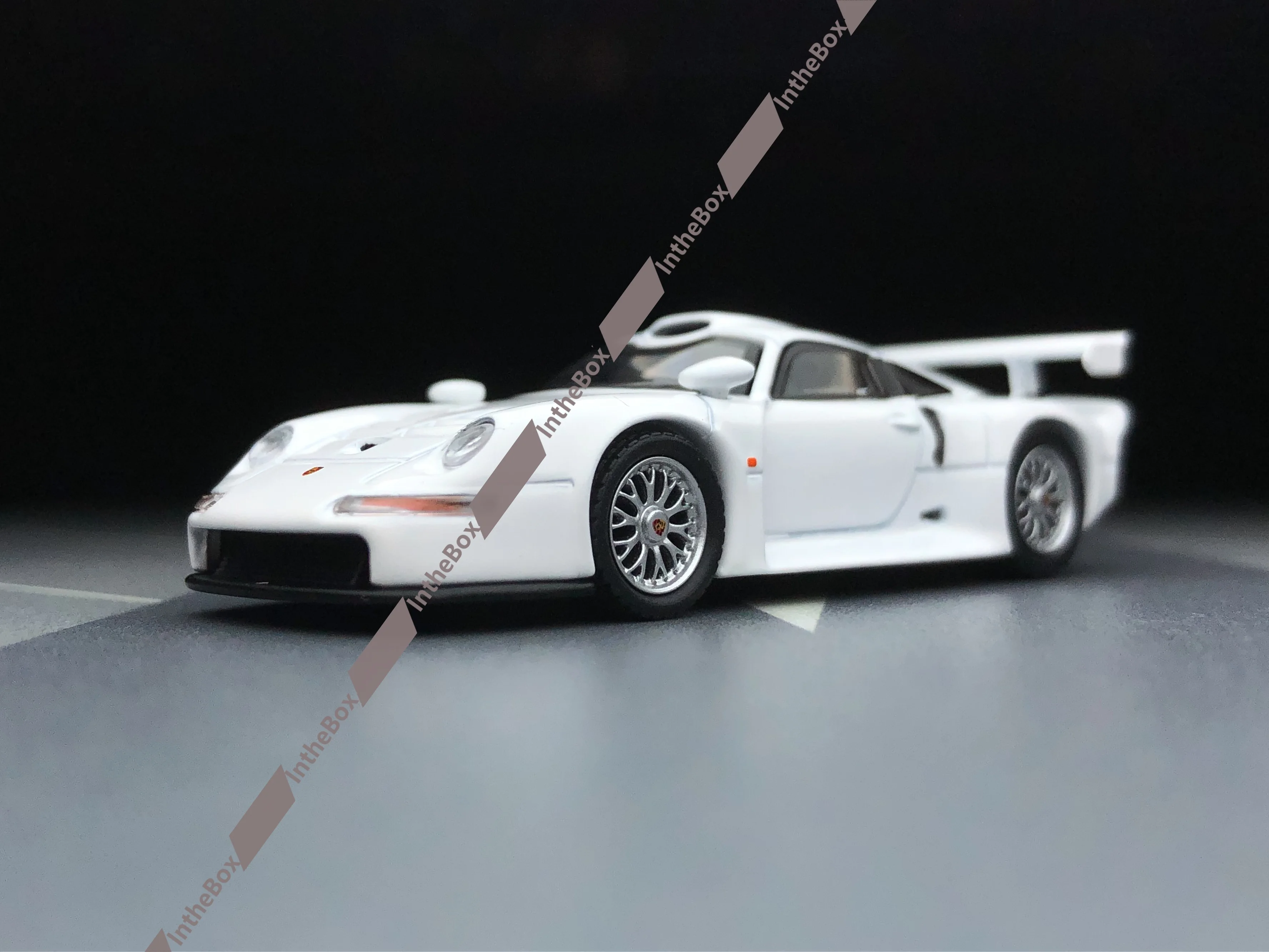 Sparky 1:64 911 GT1 EVO Белая модель литая под давлением металлическая коллекция