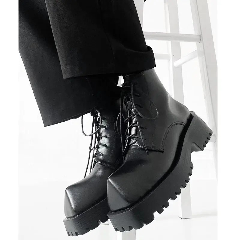 Мотоциклетные ботинки до середины икры с квадратным носком и Рогами из черного