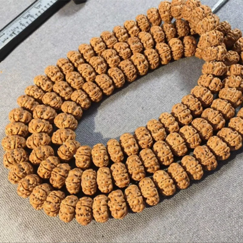 Браслет-ожерелье с семенами дерева 108