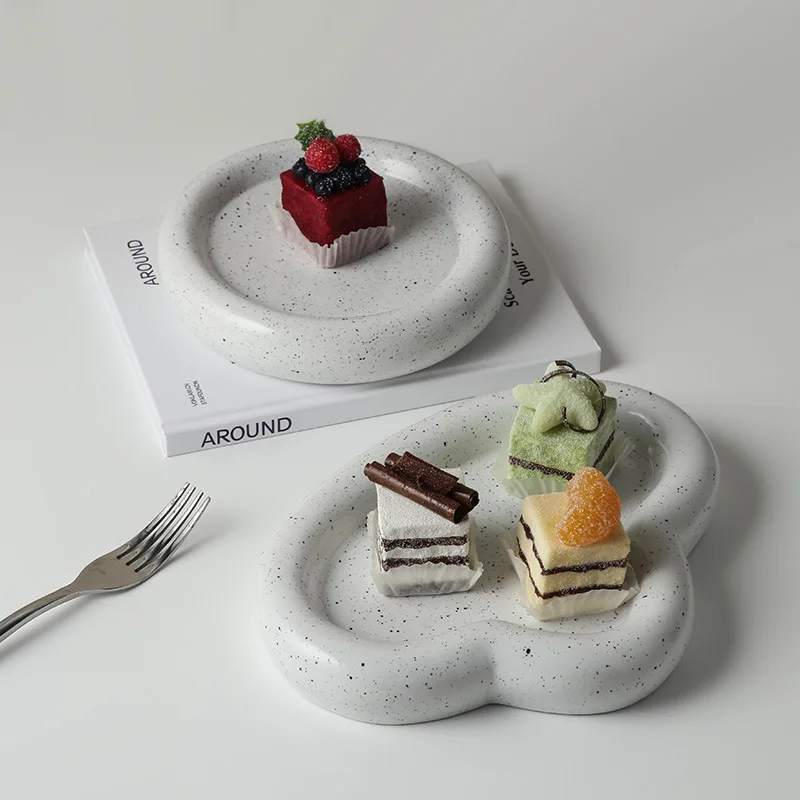 

Ins Nordic Style Creative Cloud Tray Desktop Dessert Cake Plate Steak Salad Plate Ceramic Heart Fruit Plate Decoration