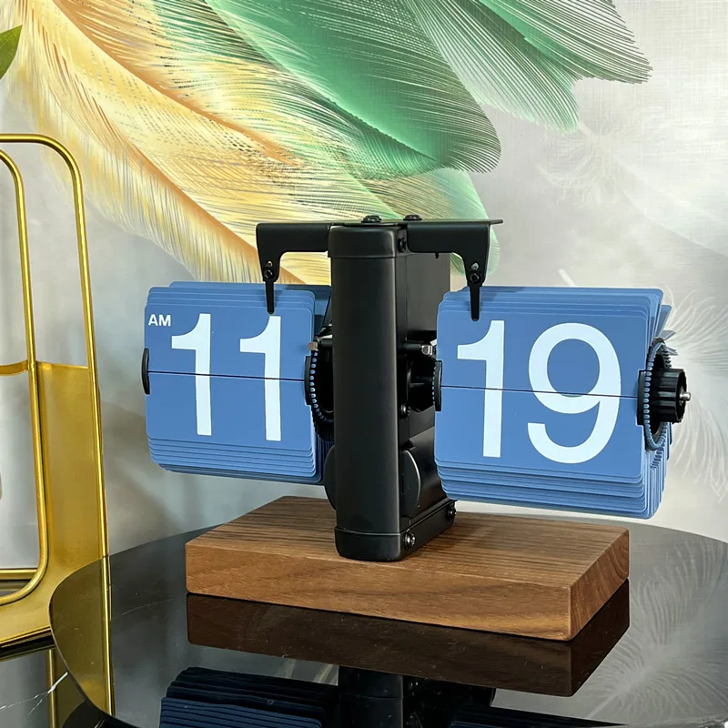 Автоматические настольные часы