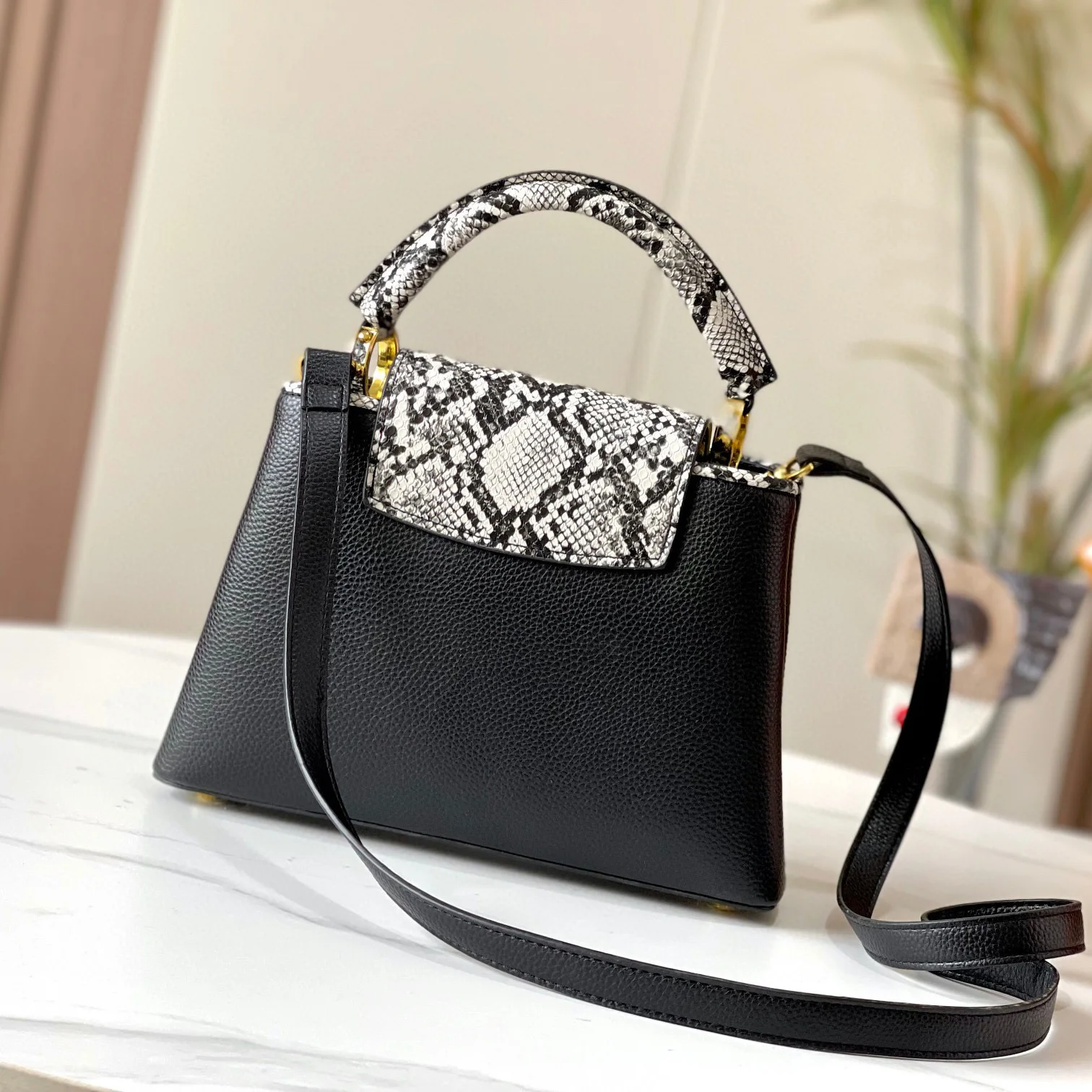 

Classic Style Womens Handbags Genuine Leather Snake Print Shoulder Bags Trendy Crossbody Flap Messenger Bag Adjustable Strap