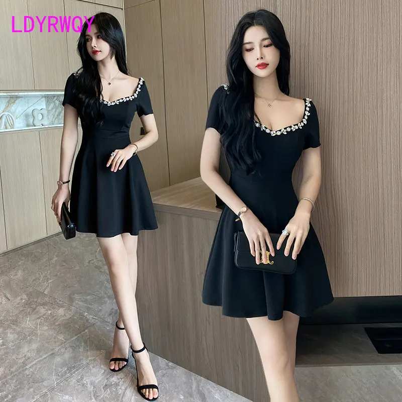 Женское платье с открытой грудью облегающее для ночного клуба