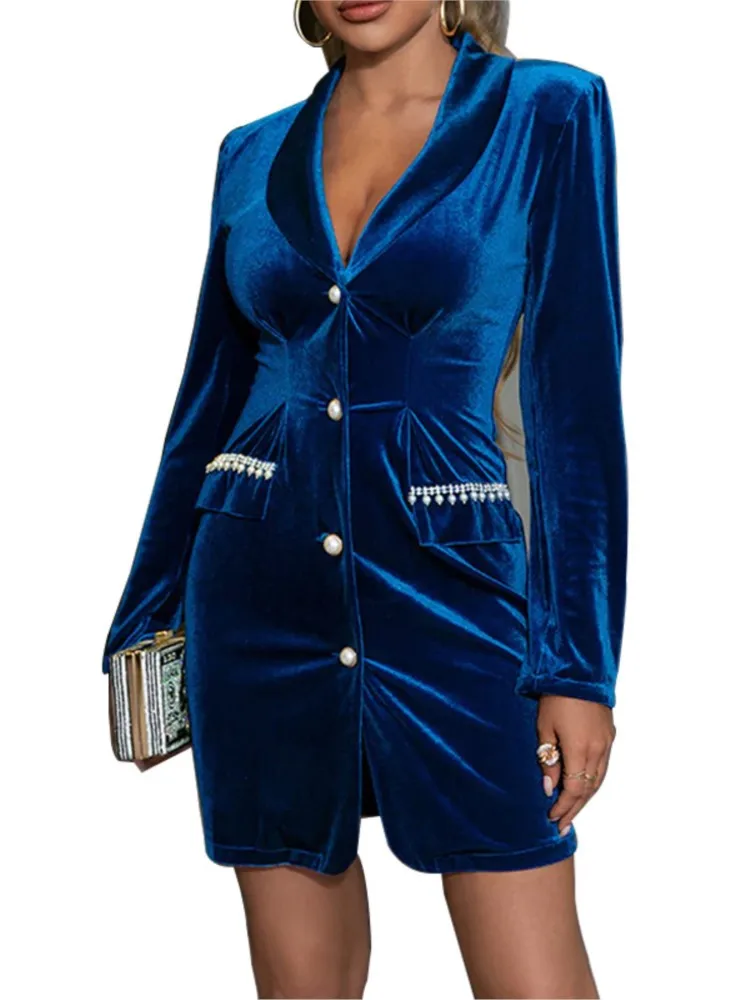 

Женское короткое бархатное платье-блейзер с длинным рукавом и отложным воротником