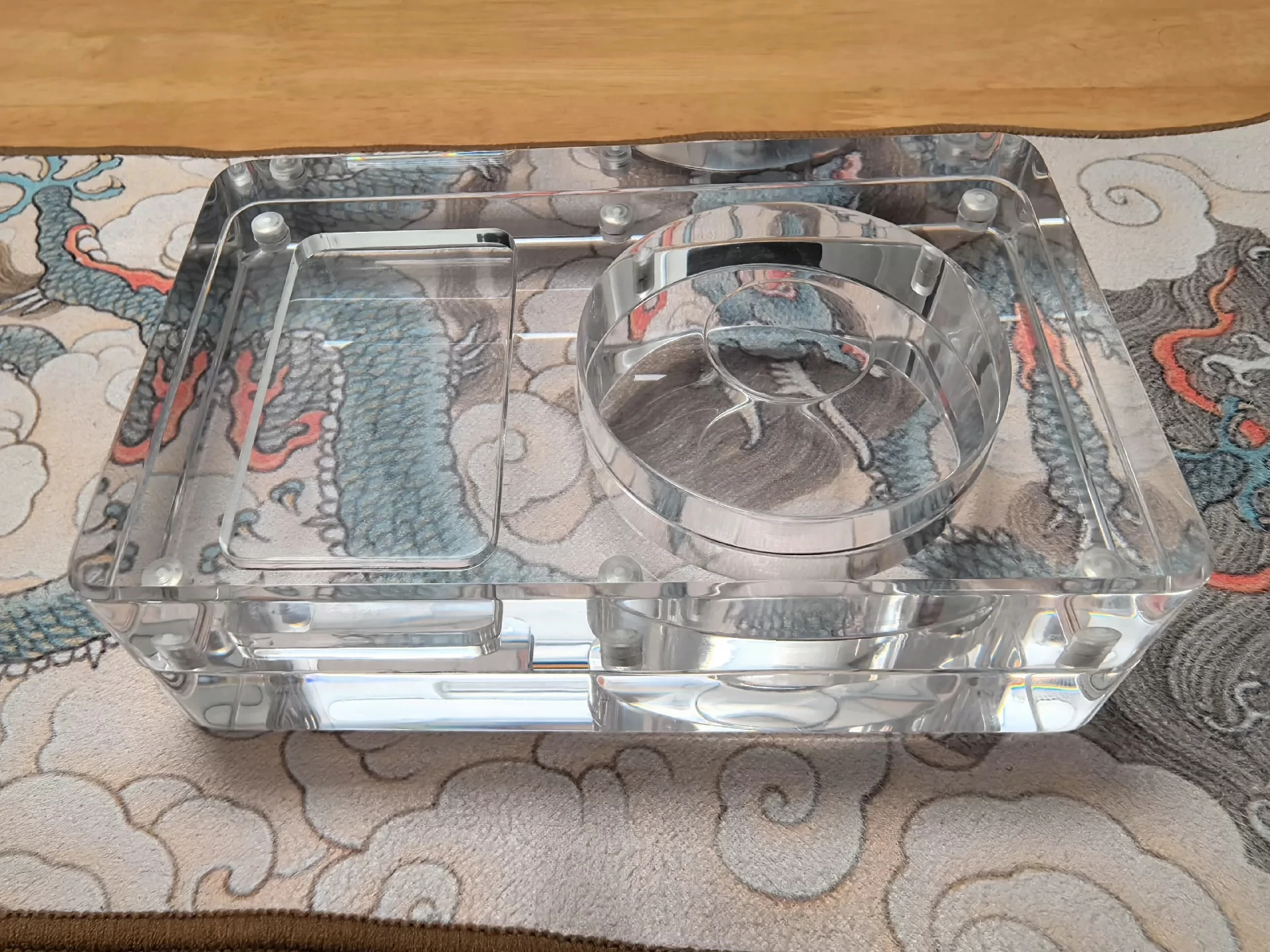 Неподвижная акриловая витрина gomore