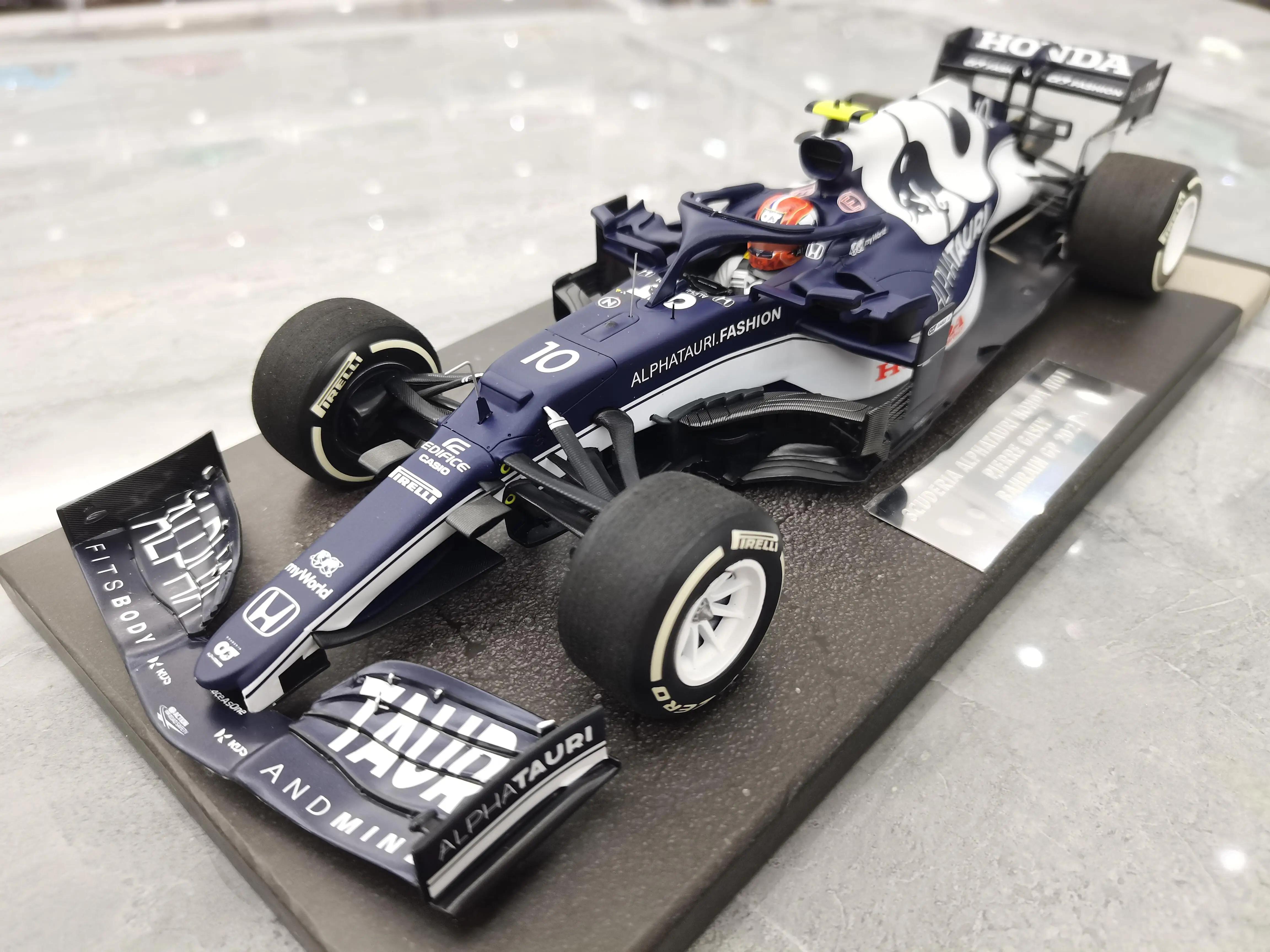 

Minichamps 1:18 F1 Honda Alpha Tauri AT02 NO.10 Azerbaijan Station Gasly Limited Edition Resin Metal Static Car Model Toy Gift