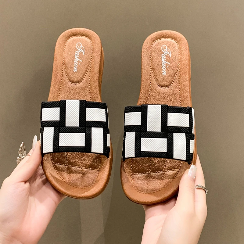 

Шлепанцы женские на мягкой подошве, модные дизайнерские сандалии на плоской подошве, пляжные тапочки, для улицы, сланцы, сетчатые тапочки, лето 2023