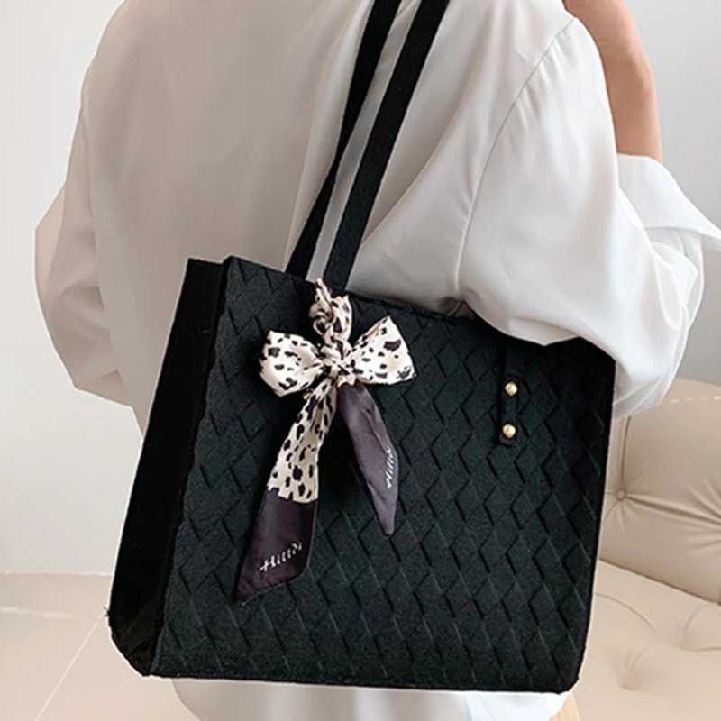 

Женская модная простая Сумочка, шелковый шарф нишевого дизайна, сумка через плечо на одно плечо, однотонная повседневная женская сумка-тоут