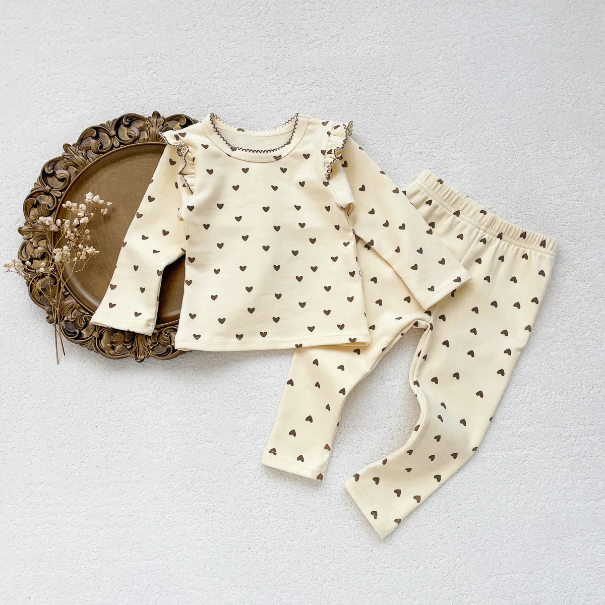 

Комплекты одежды для маленьких девочек, домашний костюм, осенне-зимний хлопковый костюм для младенцев с принтом Love + штаны, костюм из двух предметов для девочек