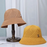 2022 new womens bucket hat with r accessories caps fashion panama luxury hat fisherman hat ladies summer sun travel beach hat