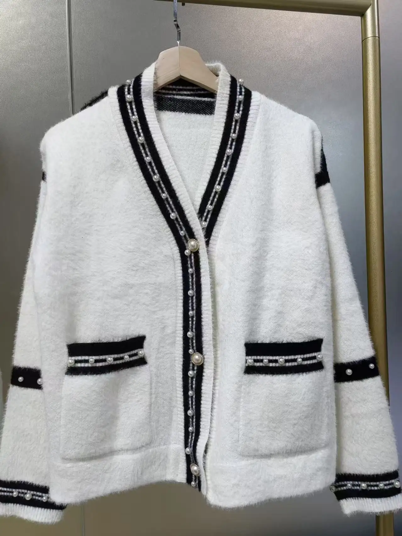 Настоящее фото роскошный стиль жемчуг бисер стежка трикотаж толстый кардиган