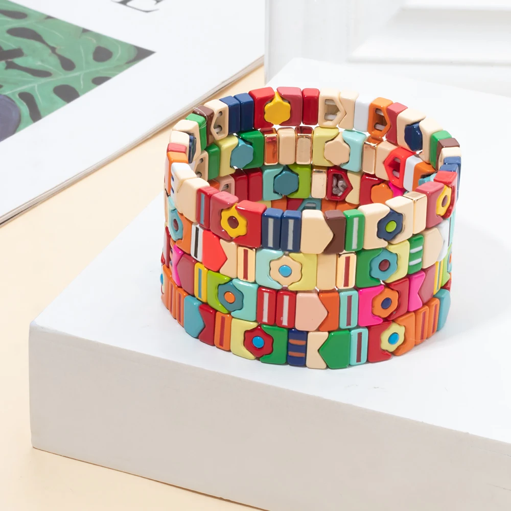 Женский эластичный браслет с бусинами разнообразный ярких цветов из сплава