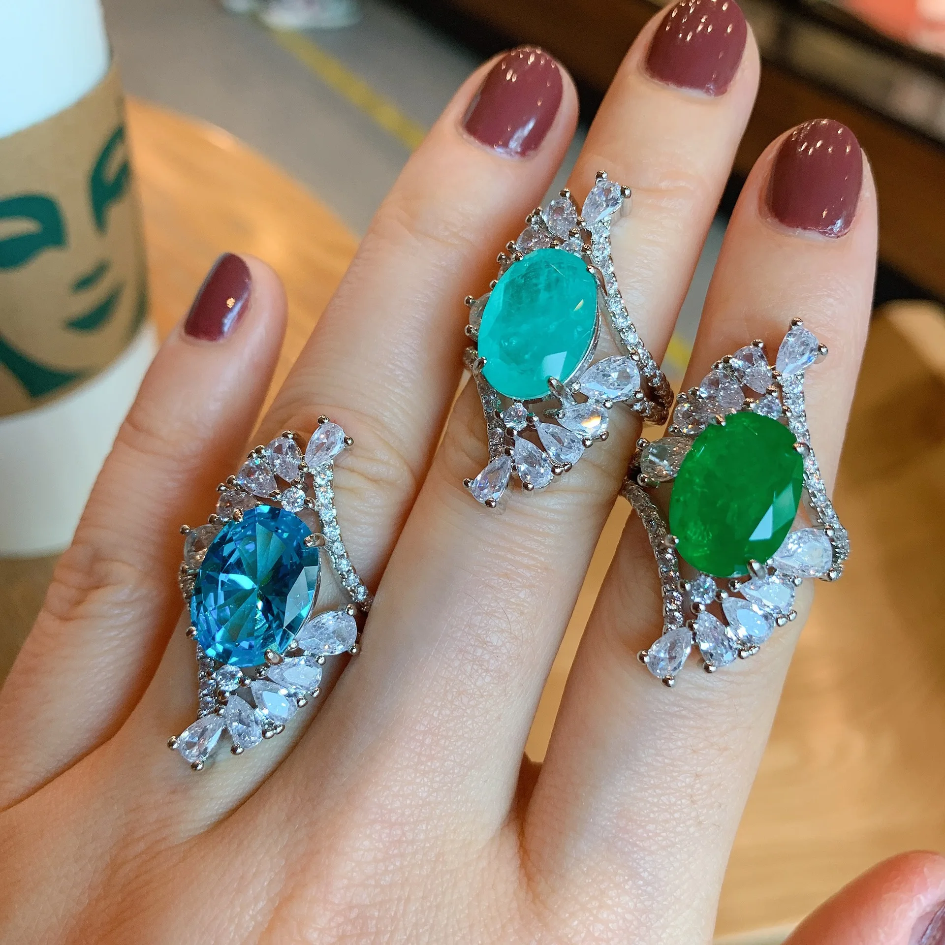 

High Quality Paraiba Emerald Stone Vintage Oval Ring Fashion Luxurious for Women Engagement Jewelry Friend Gift Wholesale