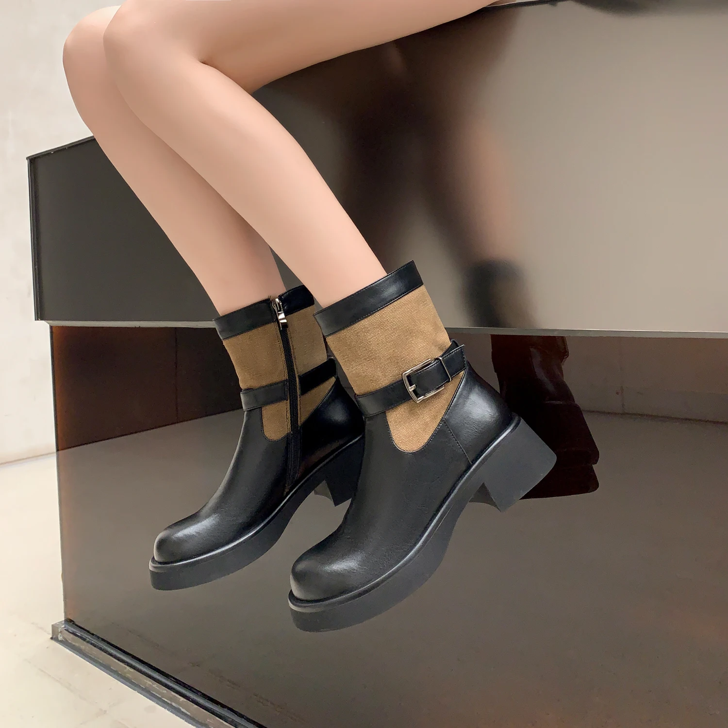 Ботинки женские в стиле ретро локомотивные сапоги с металлической пряжкой на