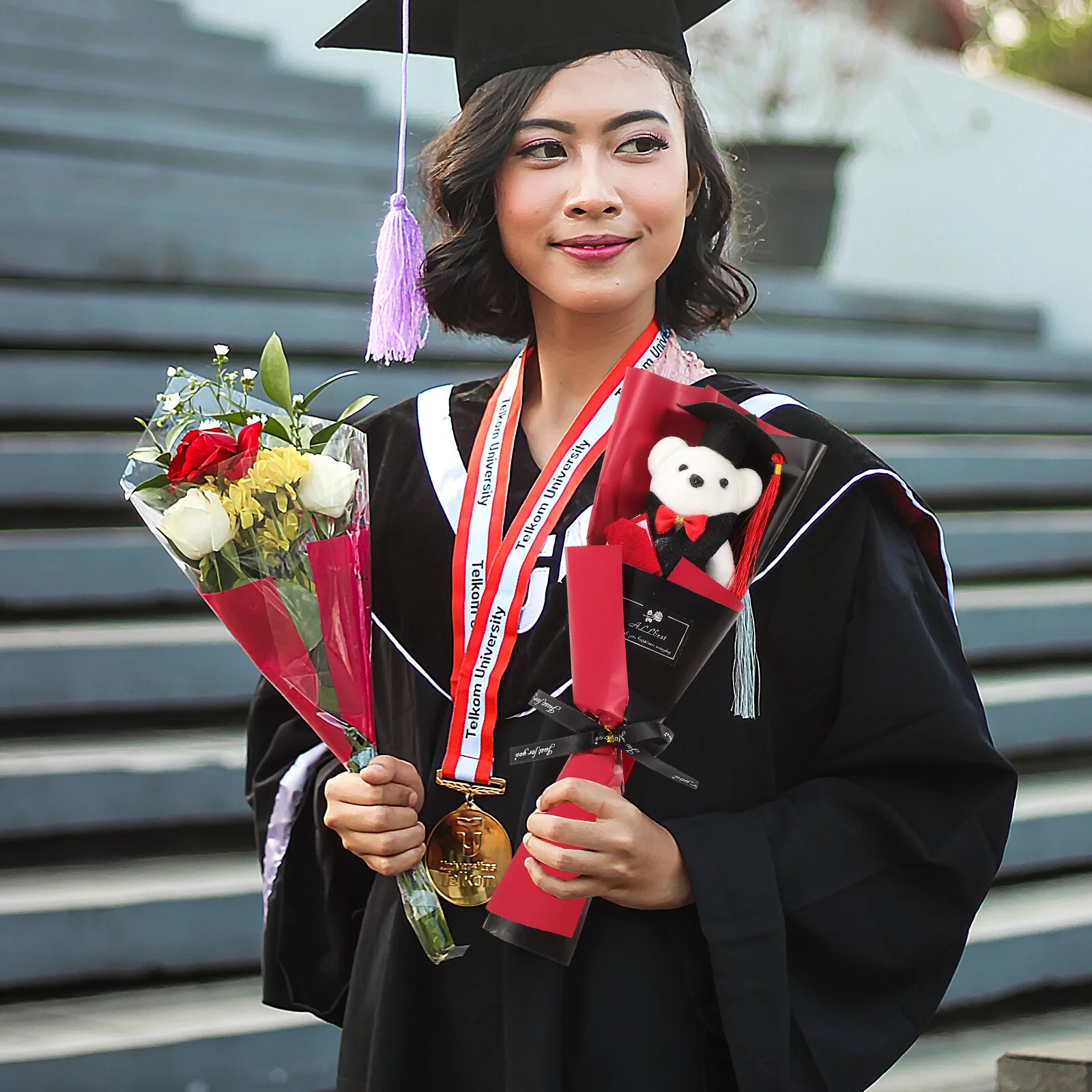 

2Pcs Bear Bouquet Plush Bear Wrapped Bouquet Graduation Gift Graduation Party Supplies