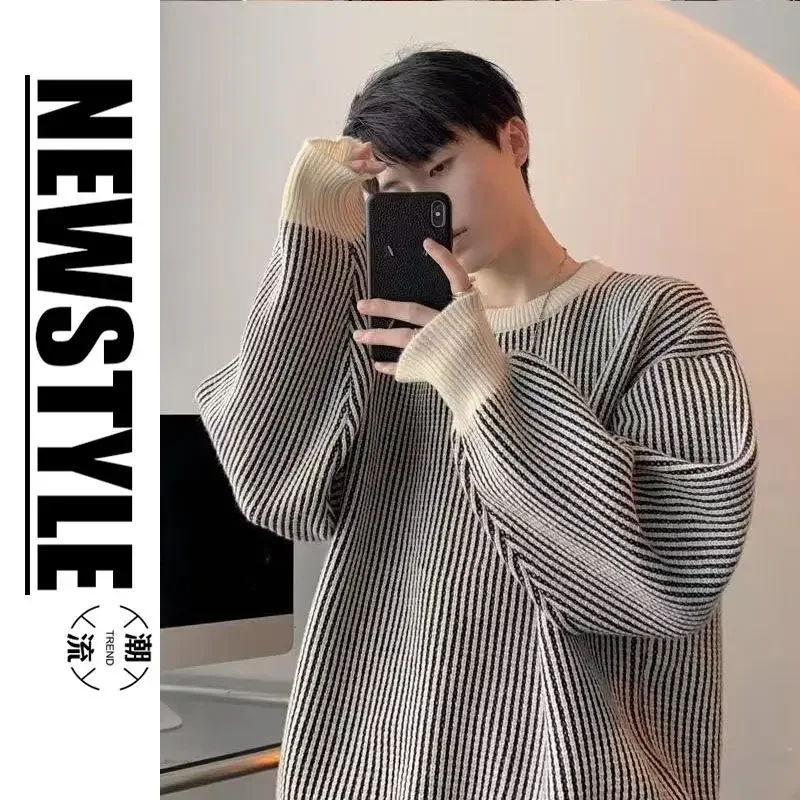 Полосатый свитер с круглым вырезом и цветными блоками для мужчин модный