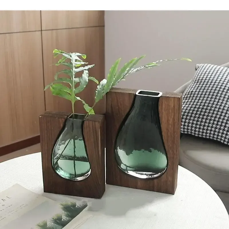 Ваза для инкрустации стеклянного стекла в деревянном корпусе