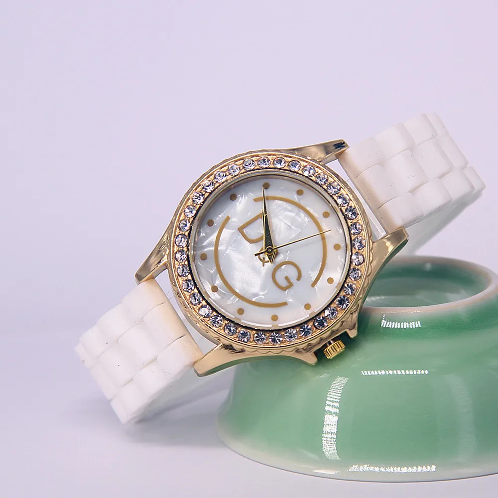 DQG Women's Stainless Steel Luxury Watch, crystal Quartz Bracelet, Fashionable Multi-color, 2023