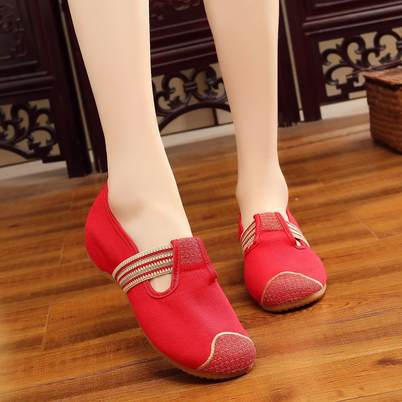 

Fashion and elegant ethnic style beef tendon sole casual inner heightening dance shoes women's single shoes