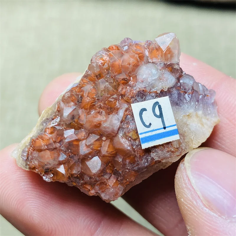 

Красный кристалл кварца pinhan