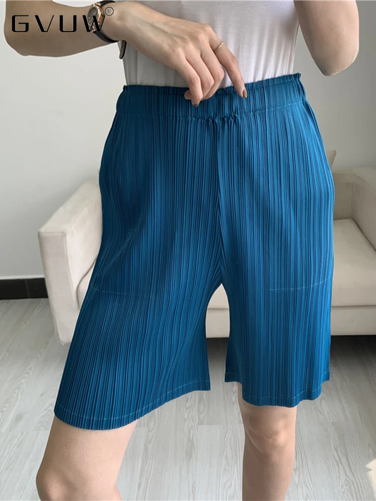 

GVUW 2022 Summer New Straight Loose Elastic Waist Pleated Shorts For Women Loose Casual Solid Color Female Clothing 25D2156