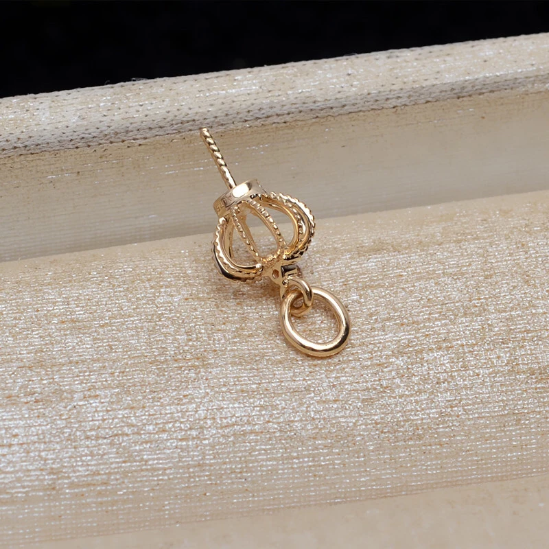 Рисунок 3 - Подвеска из 18-каратного желтого золота Crown AU750