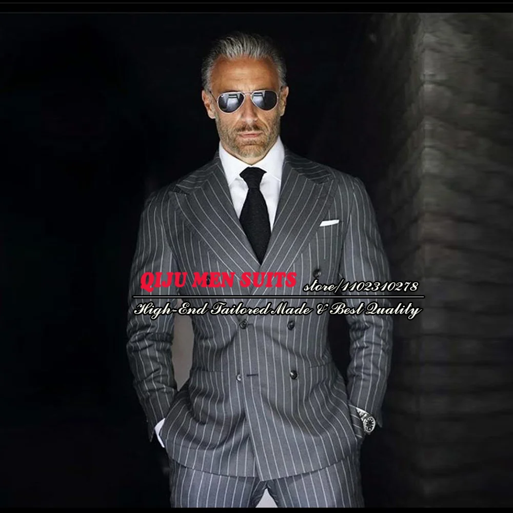 

Костюм мужской деловой из 2 предметов, двубортный пиджак и брюки, серого цвета в полоску, 2023