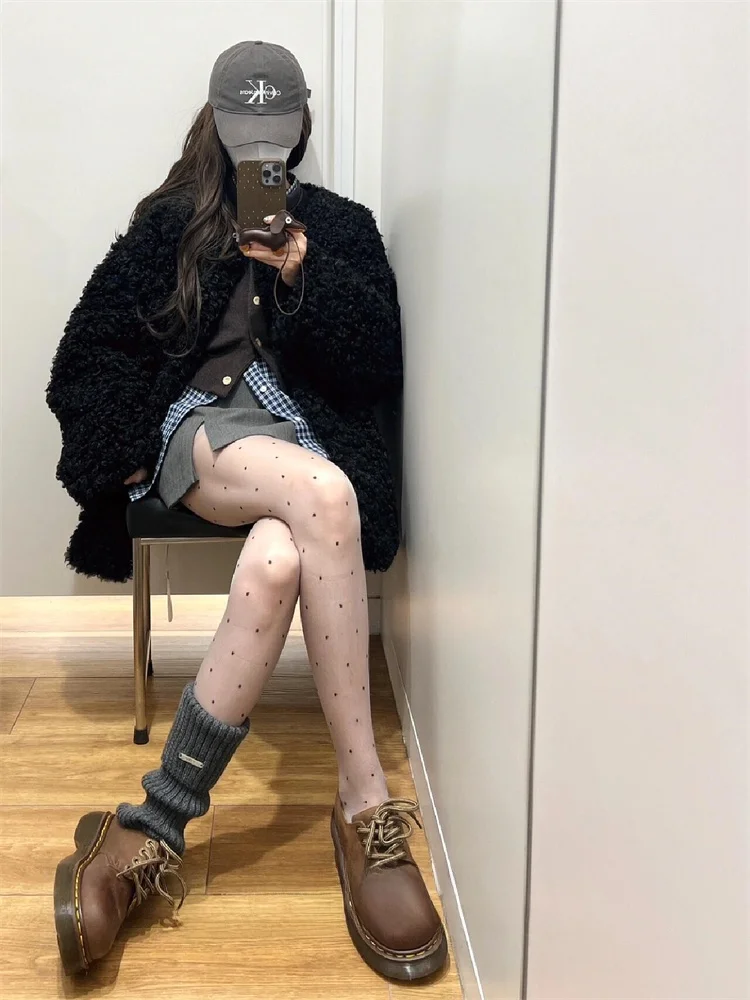 Черная верхняя одежда из овечьей шерсти с лацканами и подолом новинка зимы 2024