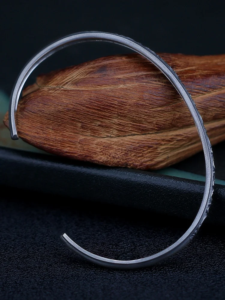 Большой плохой супербедь матовый старый темный браслет классический с травой