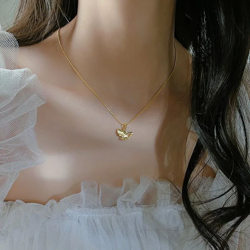 

2023 New Ginkgo Leaf Titanium Steel Plated 18k Gold Necklace Women's Clavicle Chain Short