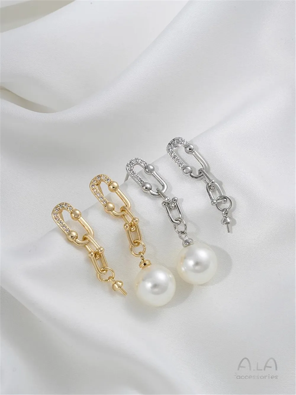 Серьги-подвески из серебра 925 пробы с U-образным цирконом 14 к