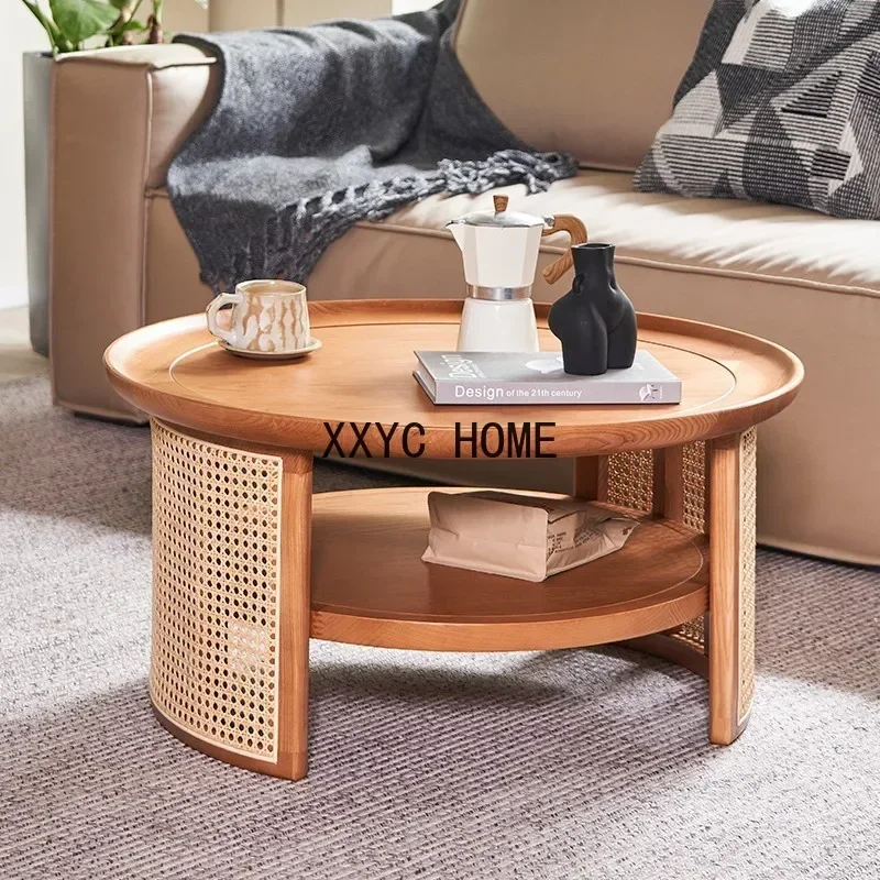 Круглый журнальный столик из ротанга