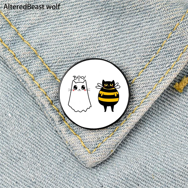 

Cat Ghosty Boo Bees Pin Custom cute Brooches Shirt Lapel teacher tote Bag backpacks Badge Cartoon gift brooches pins for women