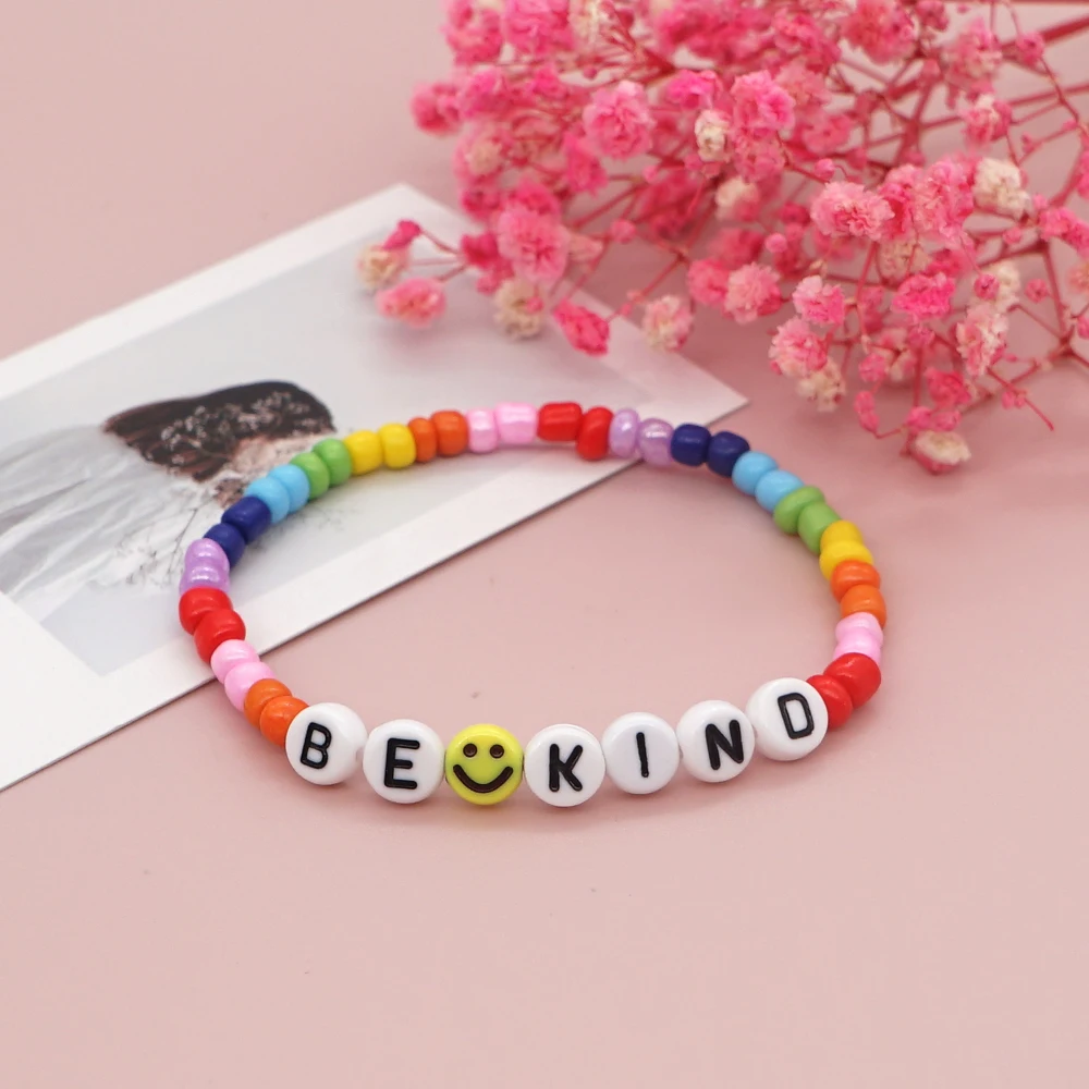 Фото Женский браслет GO2BOHO BE KIND с буквенным принтом и смайликом, простые ювелирные изделия в богемном стиле CN 6/O, разноцветные браслеты с бусинами ... №5