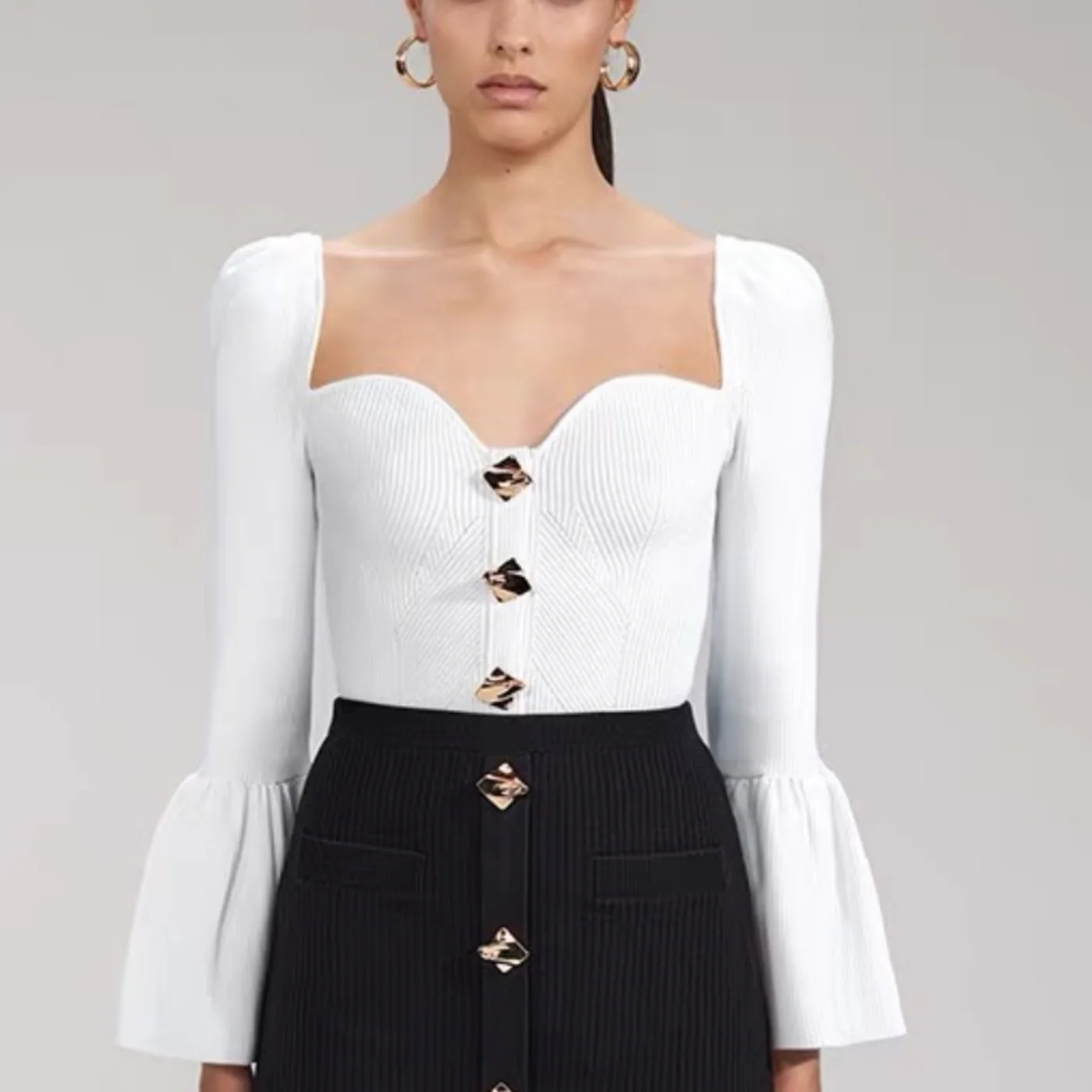 

Женский трикотажный кардиган с расклешенными рукавами, белый кардиган с воротником-сердечком, осень 2022