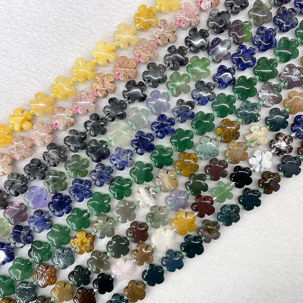 Бусины из драгоценных камней в форме цветка