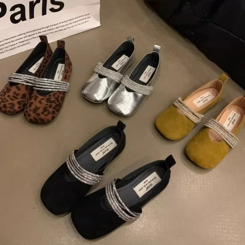 Туфли женские замшевые для прогулок повседневные удобные лоферы роскошная обувь