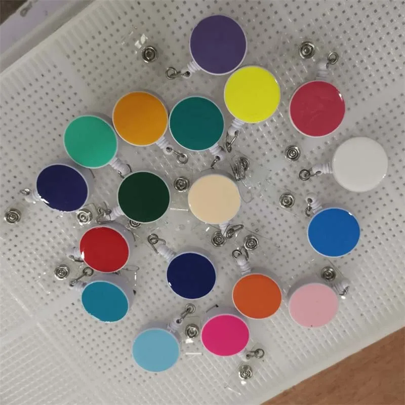 

Бейдж в виде капли клея ярких цветов 60 см, держатель для удостоверения личности, для медсестер, врачей, студентов, выставок, канцелярские при...