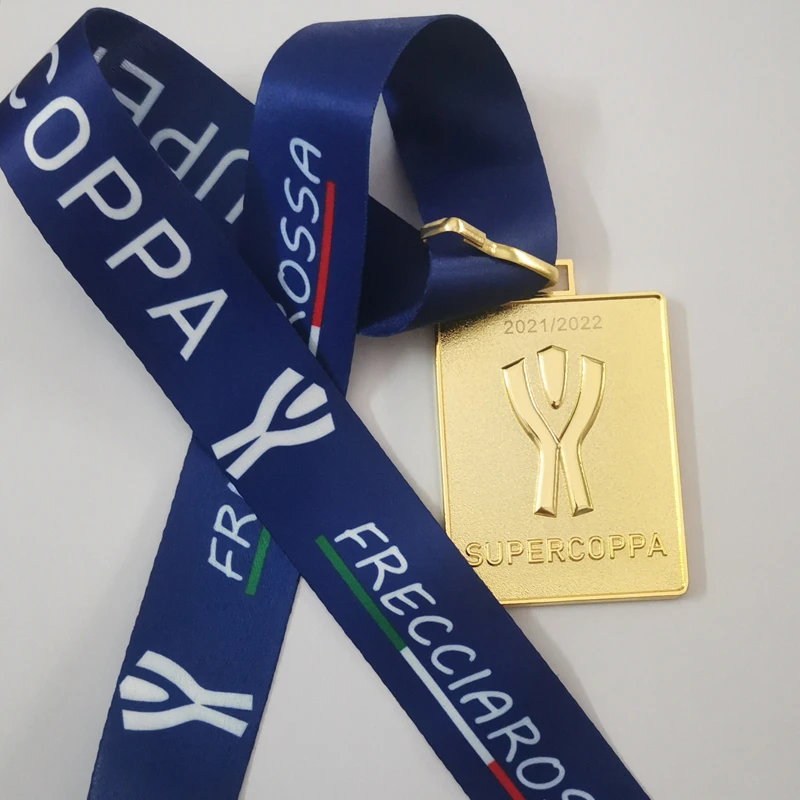Сувениры для фанатов чемпиона по футболу 2021-22 |