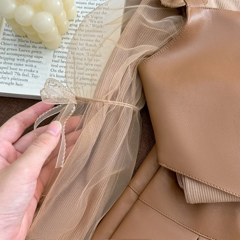 Кожаный костюм для девочки