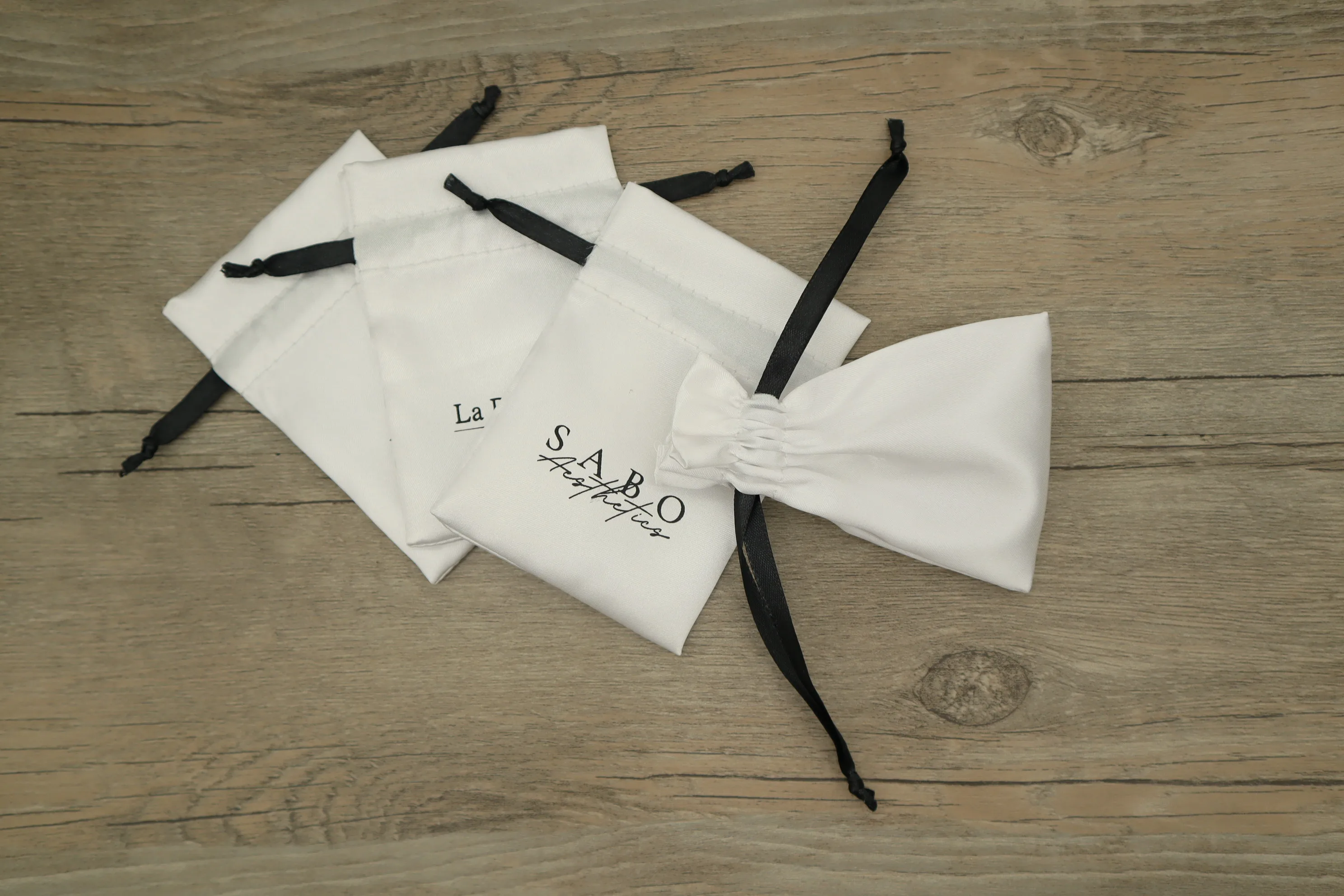 Silk Gift Bags Satin Drawstring Pouch High-quality Champagne Packaging Jewelry Necklace Bead Hair Cosmetic Storage Sachet Logo