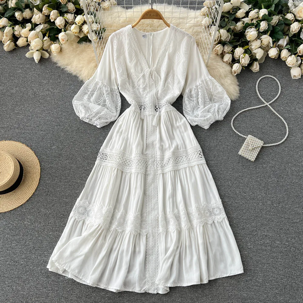 

Korean Palace Women Spring Summer Fashion Retro Sweet Lace Hollow V Neck Short Sleeve White Dress Party Clothes Vestidos G210