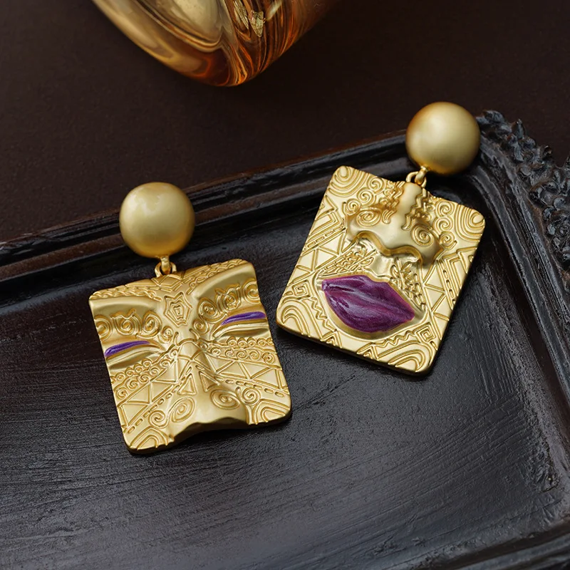 

Asymmetric Earrings Women's Retro Embossed Earrings Golden Fashion All-Match