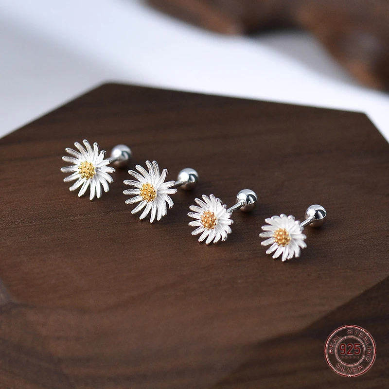 

Женские серьги-гвоздики из серебра 925 пробы с цветком Маргаритки