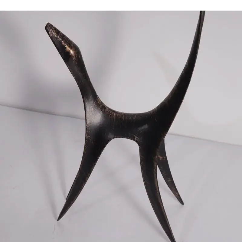 Скульптура abstraite dɺnimal de Женская ящерица