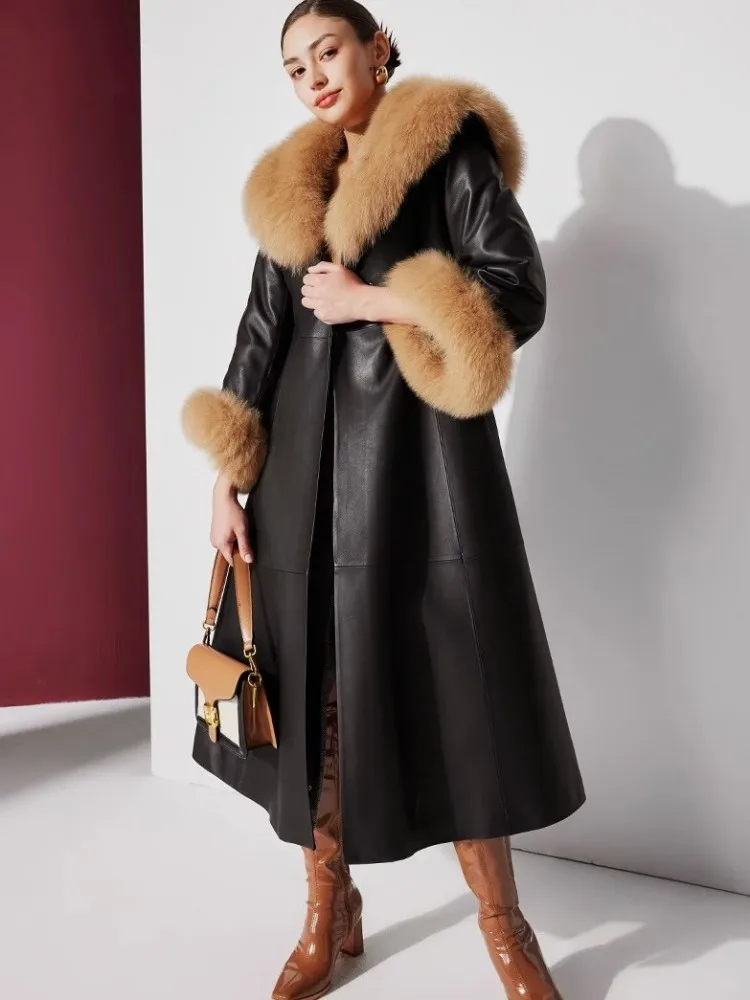 Роскошный офисный женский пуховик из натуральной кожи с воротником лисьего меха