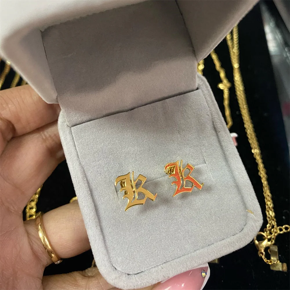 Рисунок 2 - Оригинальные серьги с буквами