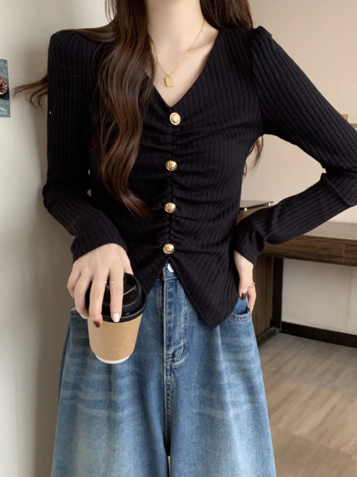 Рубашка больших размеров с длинными рукавами и нерегулярным разрезом женская